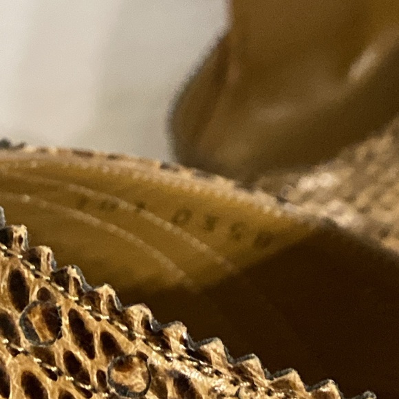 Gucci snakeskin D’orsay open toe heels size 8B - Picture 4 of 16